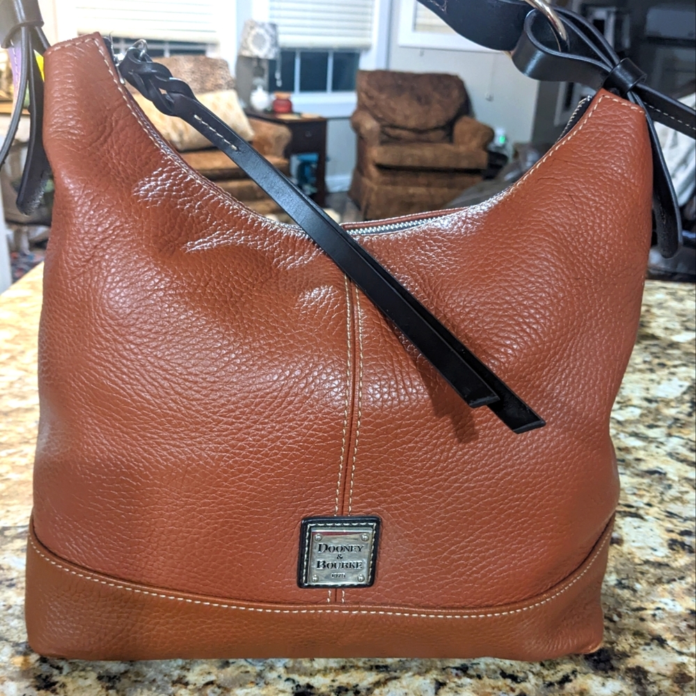 DOONEY & BURKE Pebble Grain Hobo -- Caramel